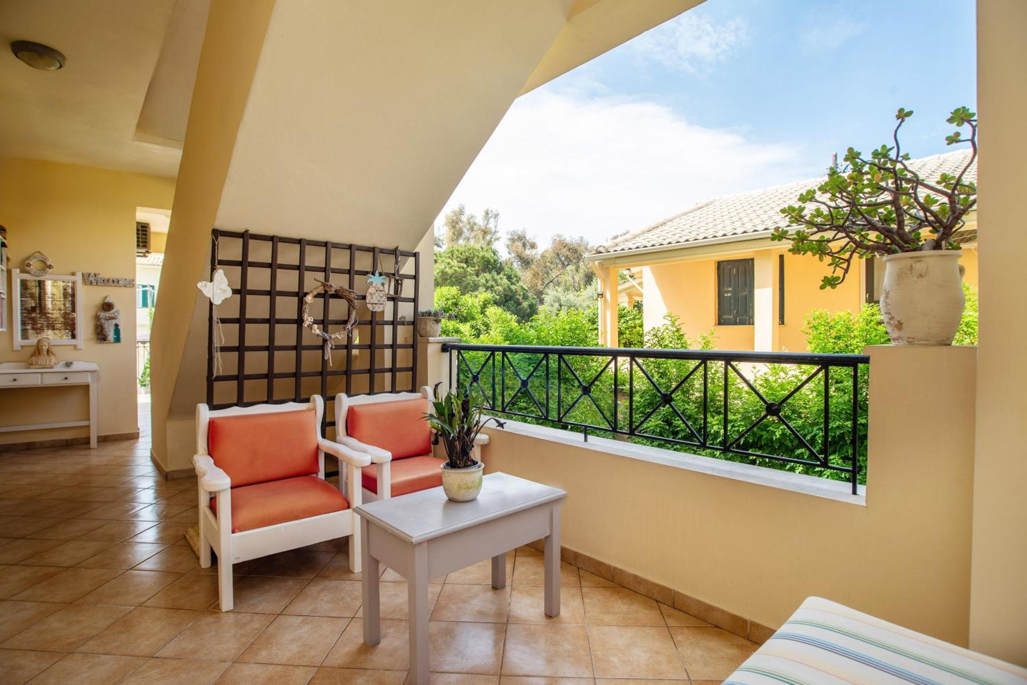 Angelique Apartments Агиос-Георгиос Экстерьер фото